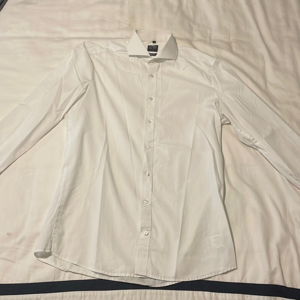 White dress shirt